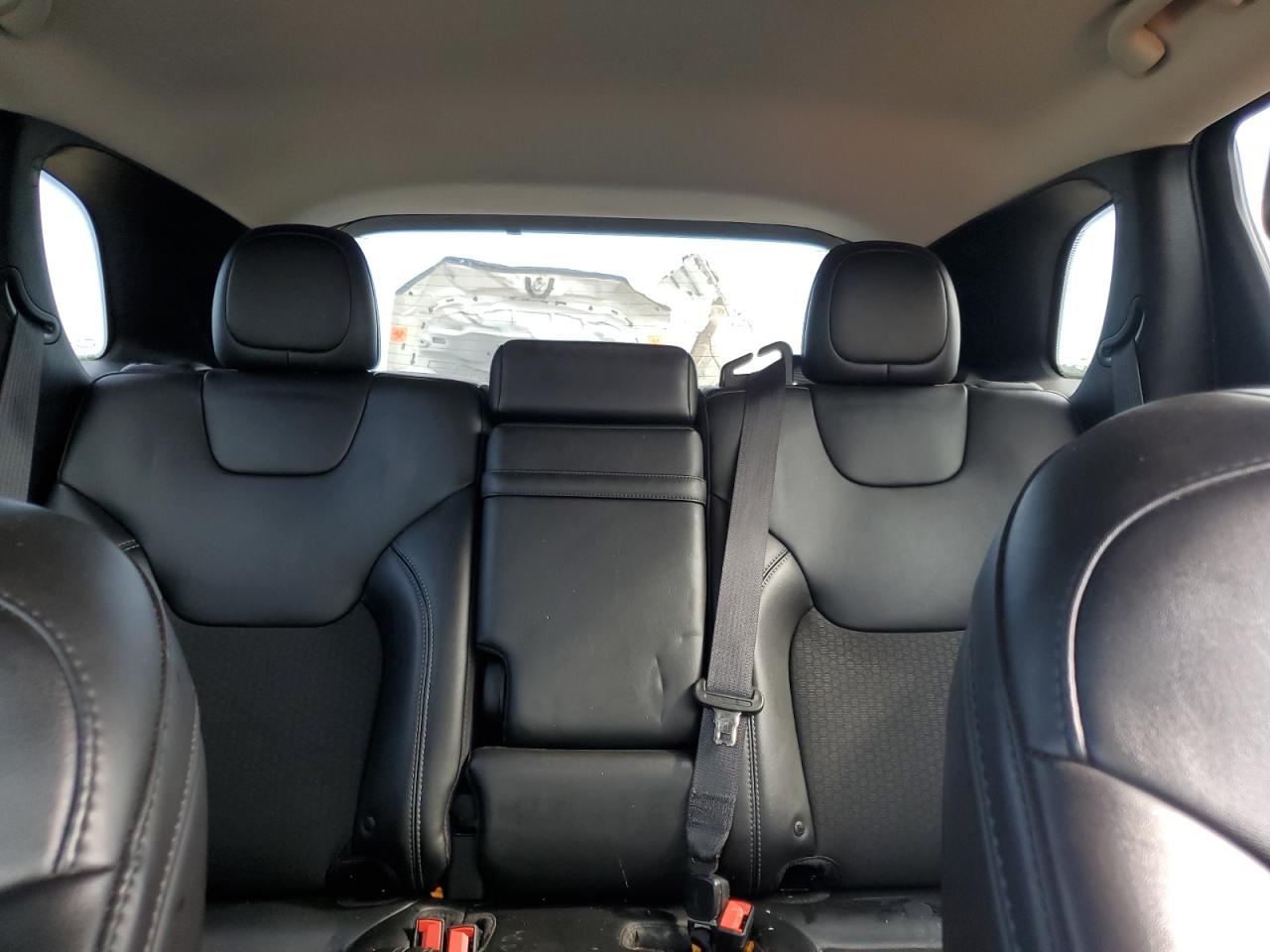 2019 Jeep Cherokee Latitude Plus VIN: 1C4PJLLB4KD295884 Lot: 69814835