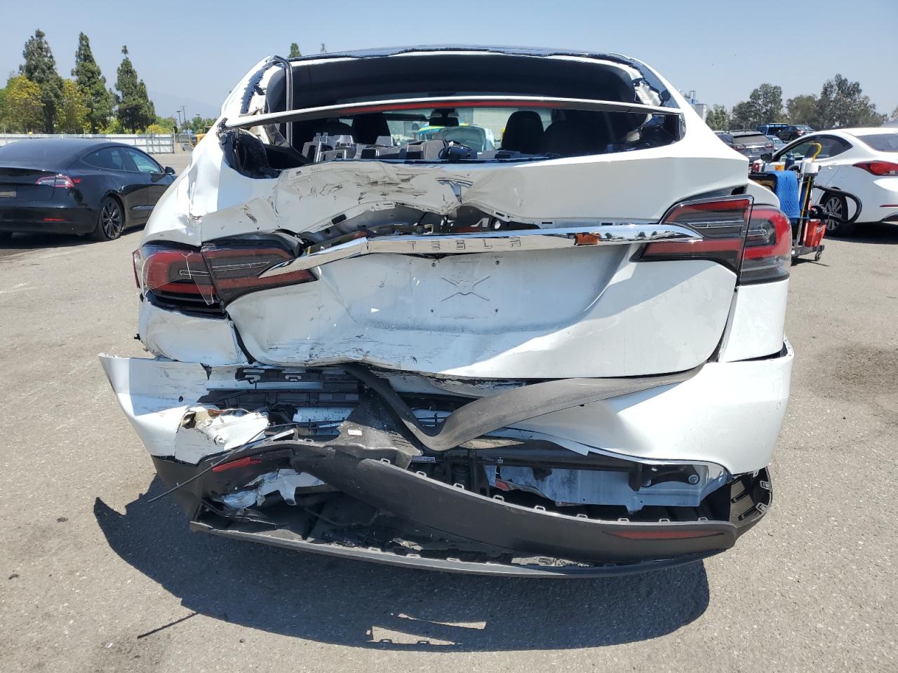 2018 Tesla Model X VIN: 5YJXCDE21JF142027 Lot: 68755585