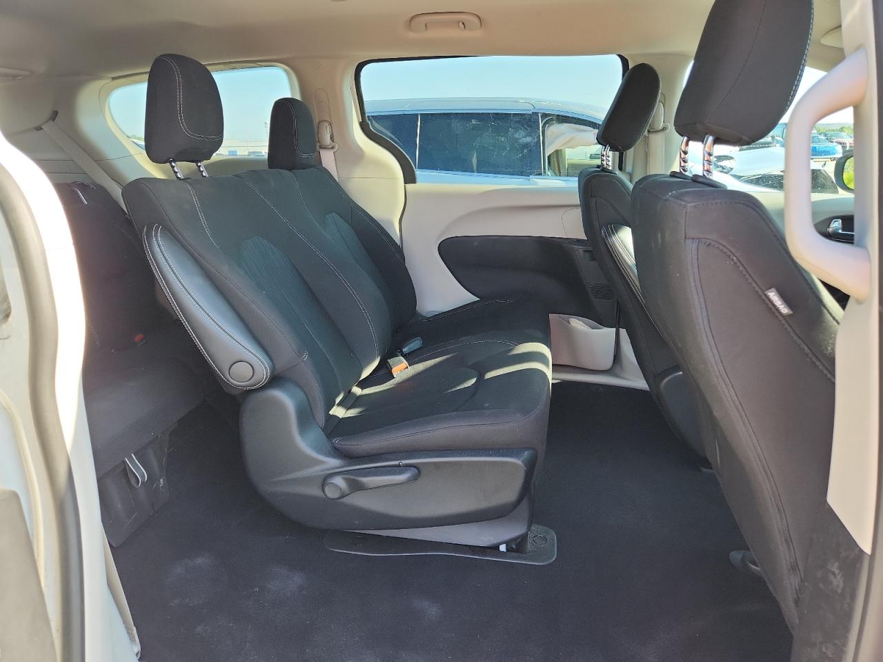 2021 Chrysler Voyager L VIN: 2C4RC1AG3MR568559 Lot: 67441605