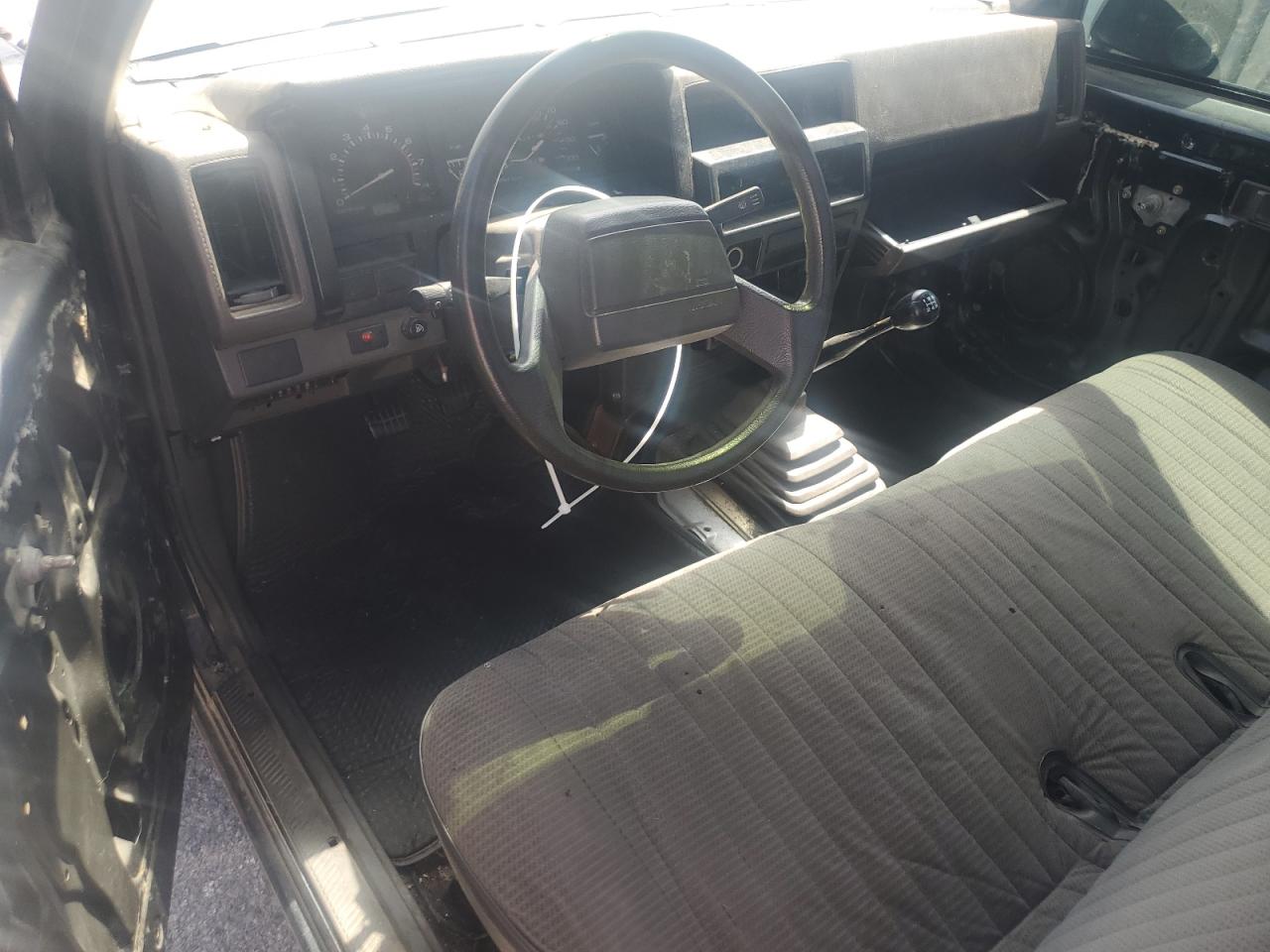 1990 Nissan D21 Short Bed VIN: 1N6SD11S5LC350520 Lot: 61065885