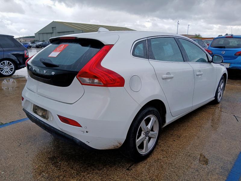 2015 VOLVO V40 SE D2 