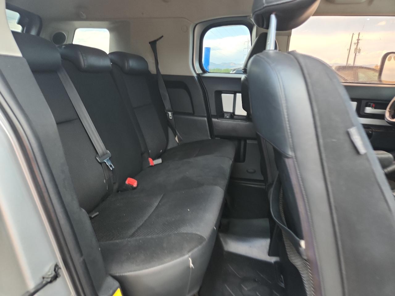 2007 Toyota Fj Cruiser VIN: JTEBU11F470068233 Lot: 69437075