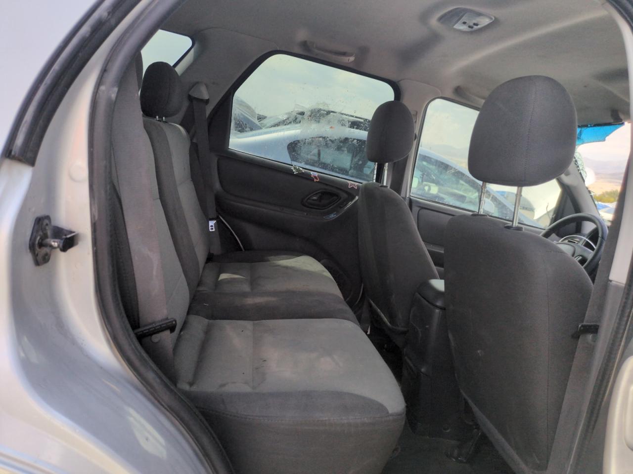 2004 Ford Escape Xls VIN: 1FMYU02184KA80487 Lot: 68494535