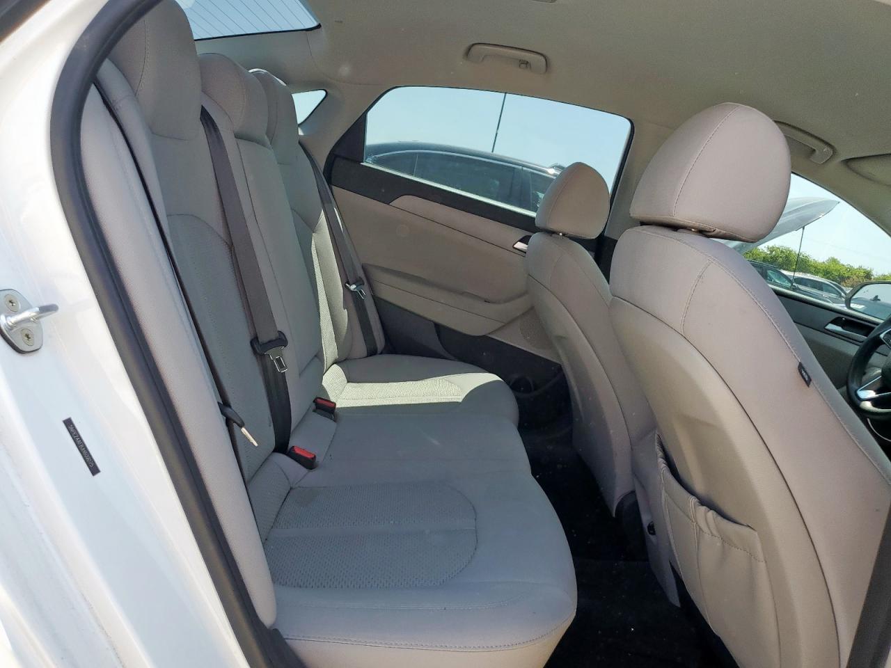 2018 Hyundai Sonata Se VIN: 5NPE24AF8JH609075 Lot: 70744275