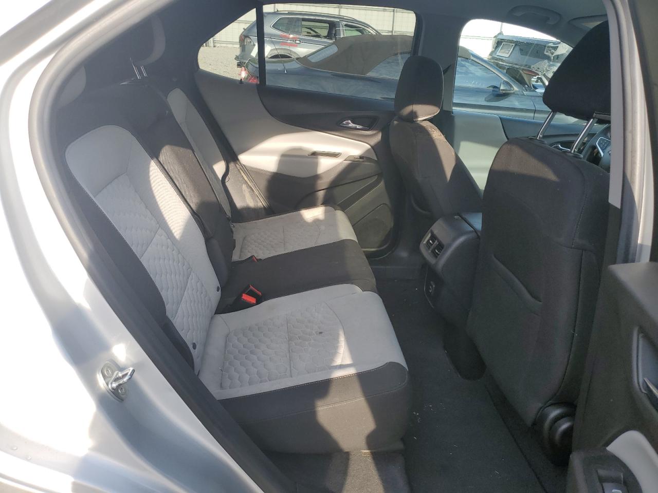 2020 Chevrolet Equinox Ls VIN: 3GNAXHEV4LS500153 Lot: 70307185