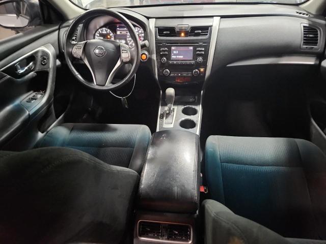 Sedans NISSAN ALTIMA 2015 Srebrny