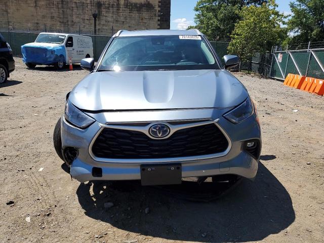  TOYOTA HIGHLANDER 2023 Серебристый