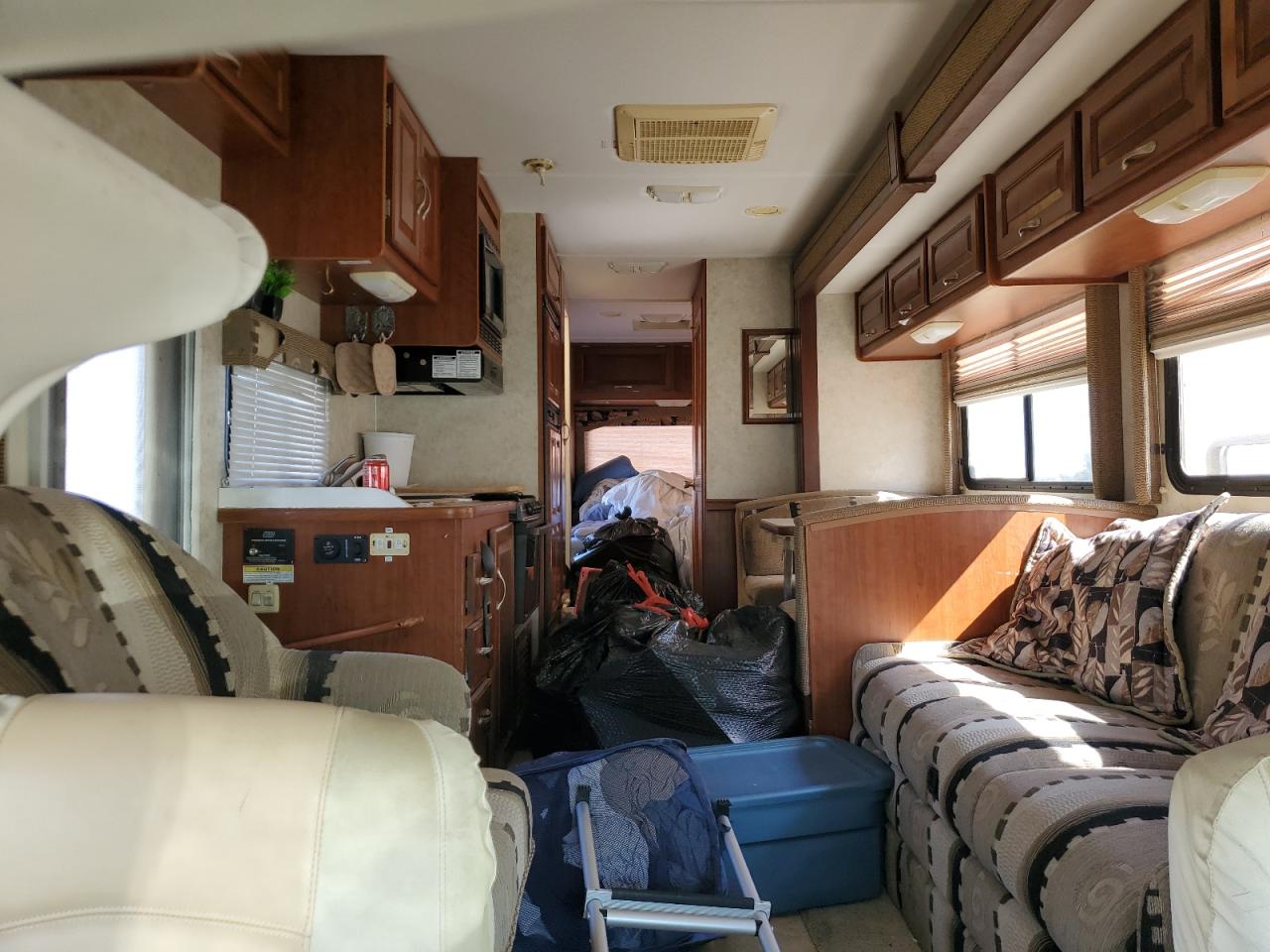 2004 Ford Econoline E450 Super Duty Cutaway Van VIN: 1FDXE45S03HB89557 Lot: 68504655