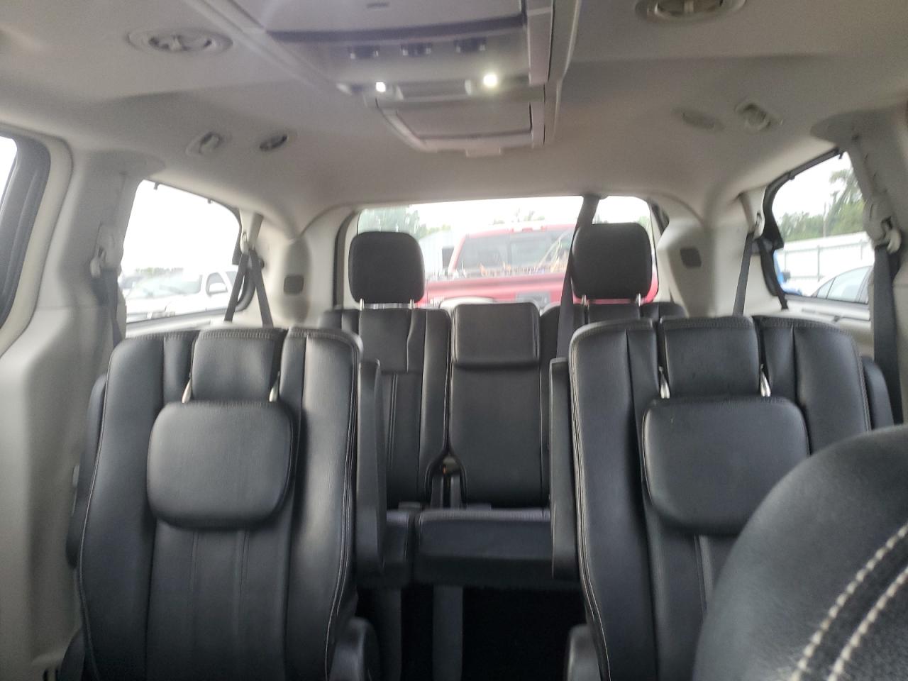 2016 Chrysler Town & Country Touring L VIN: 2C4RC1CG4GR303702 Lot: 68342885