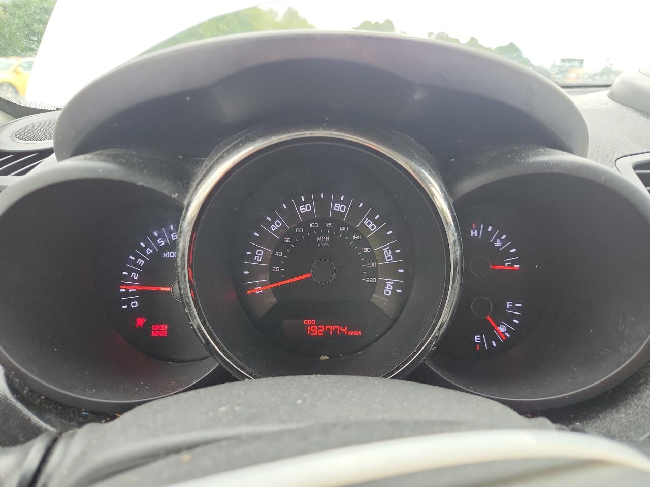 2011 Kia Soul + VIN: KNDJT2A2XB7705535 Lot: 69727515