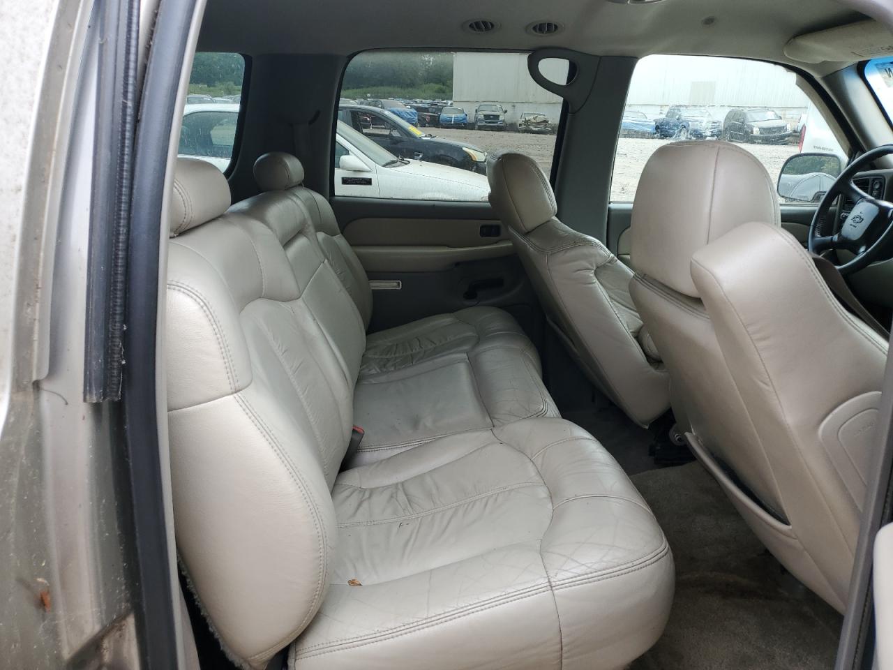 2000 Chevrolet Suburban K1500 VIN: 3GNFK16T7YG152531 Lot: 68142055