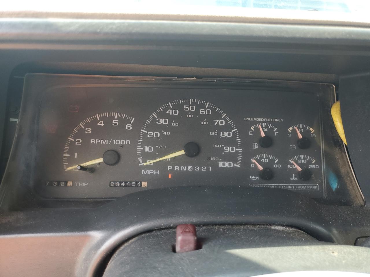 1998 GMC Sierra C1500 VIN: 1GTEC14M9WZ552035 Lot: 69945255