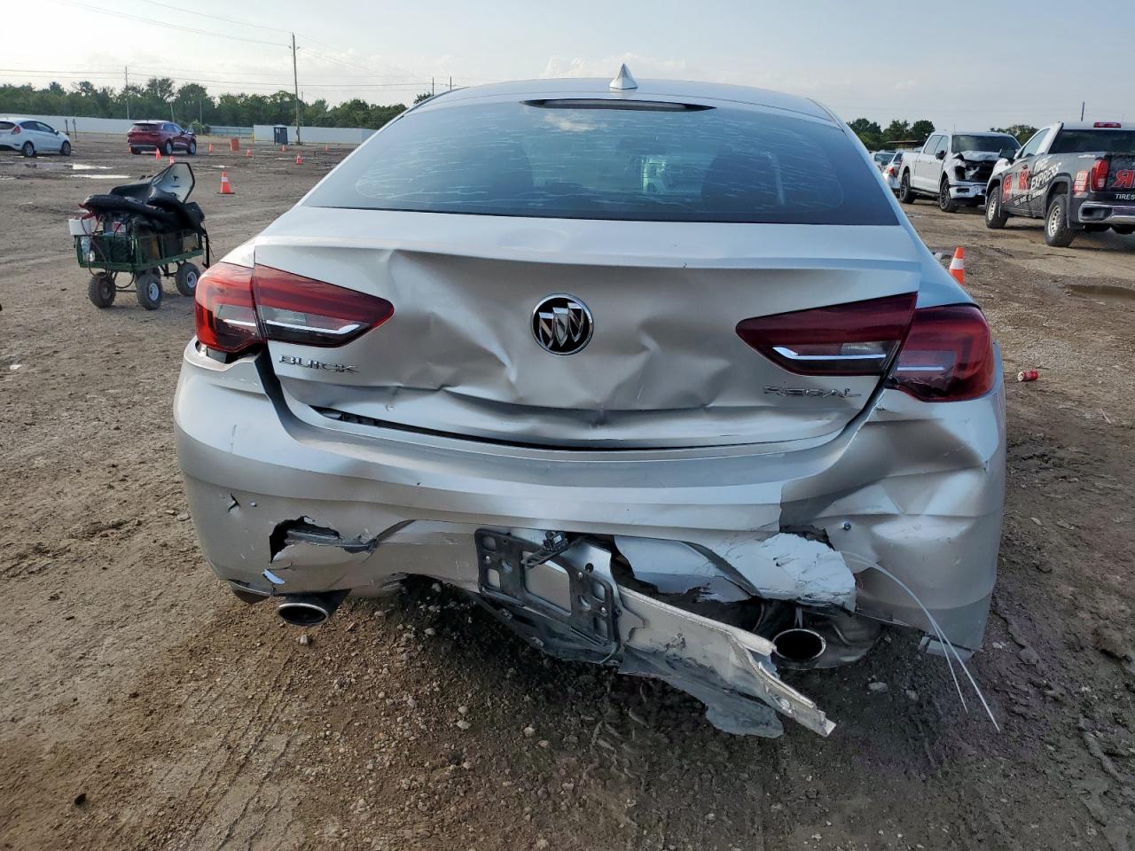 2018 Buick Regal Preferred VIN: W04GL6SX8J1125255 Lot: 70852655