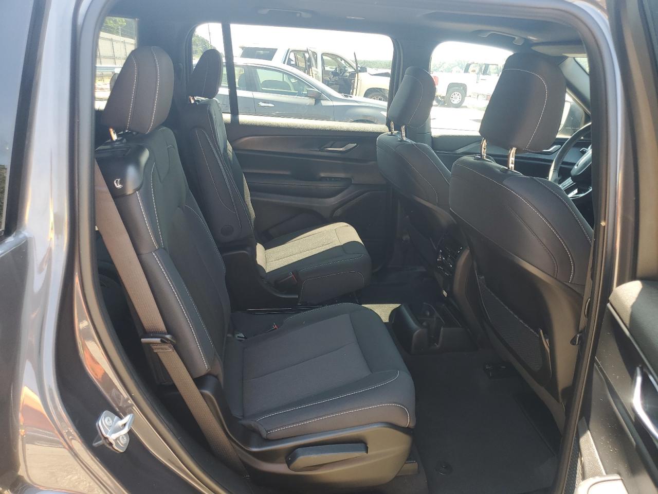 2025 Jeep Grand Cherokee L Laredo VIN: 1C4RJJAG7S8647151 Lot: 70148775