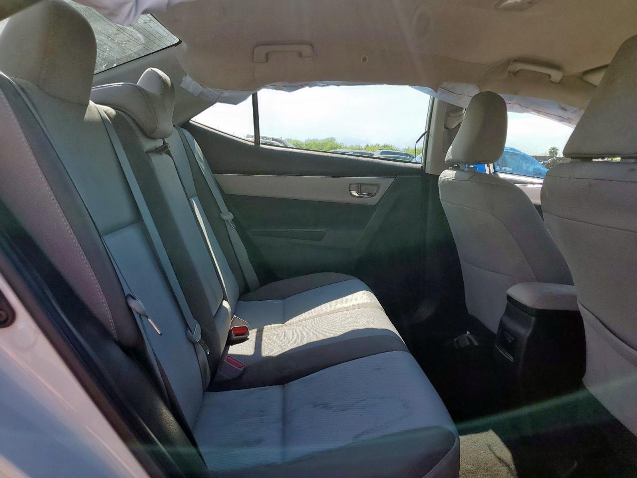 2017 Toyota Corolla L VIN: 5YFBURHE0HP700944 Lot: 70260755