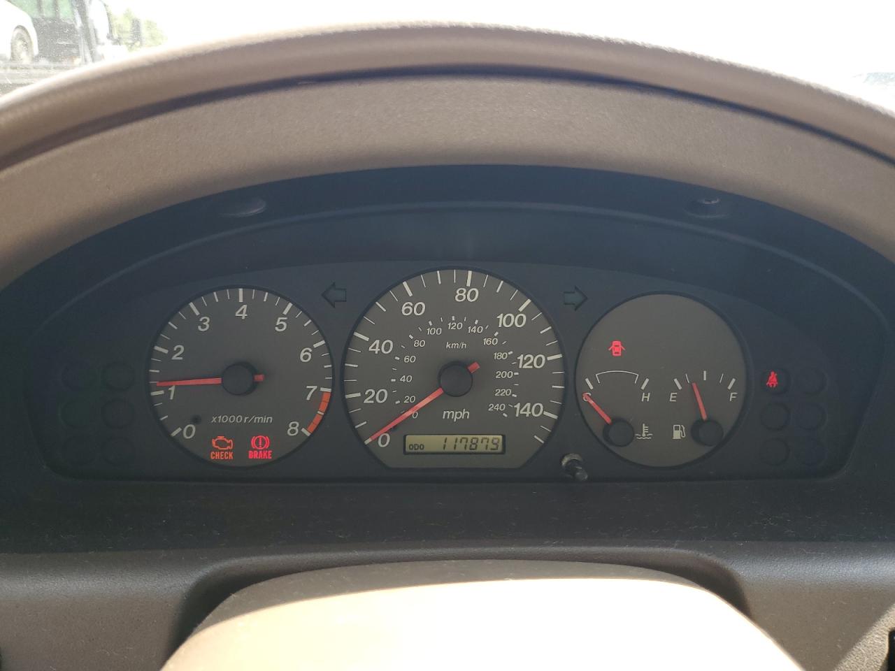 2001 Mazda 626 Es VIN: 1YVGF22DX15204506 Lot: 68889375