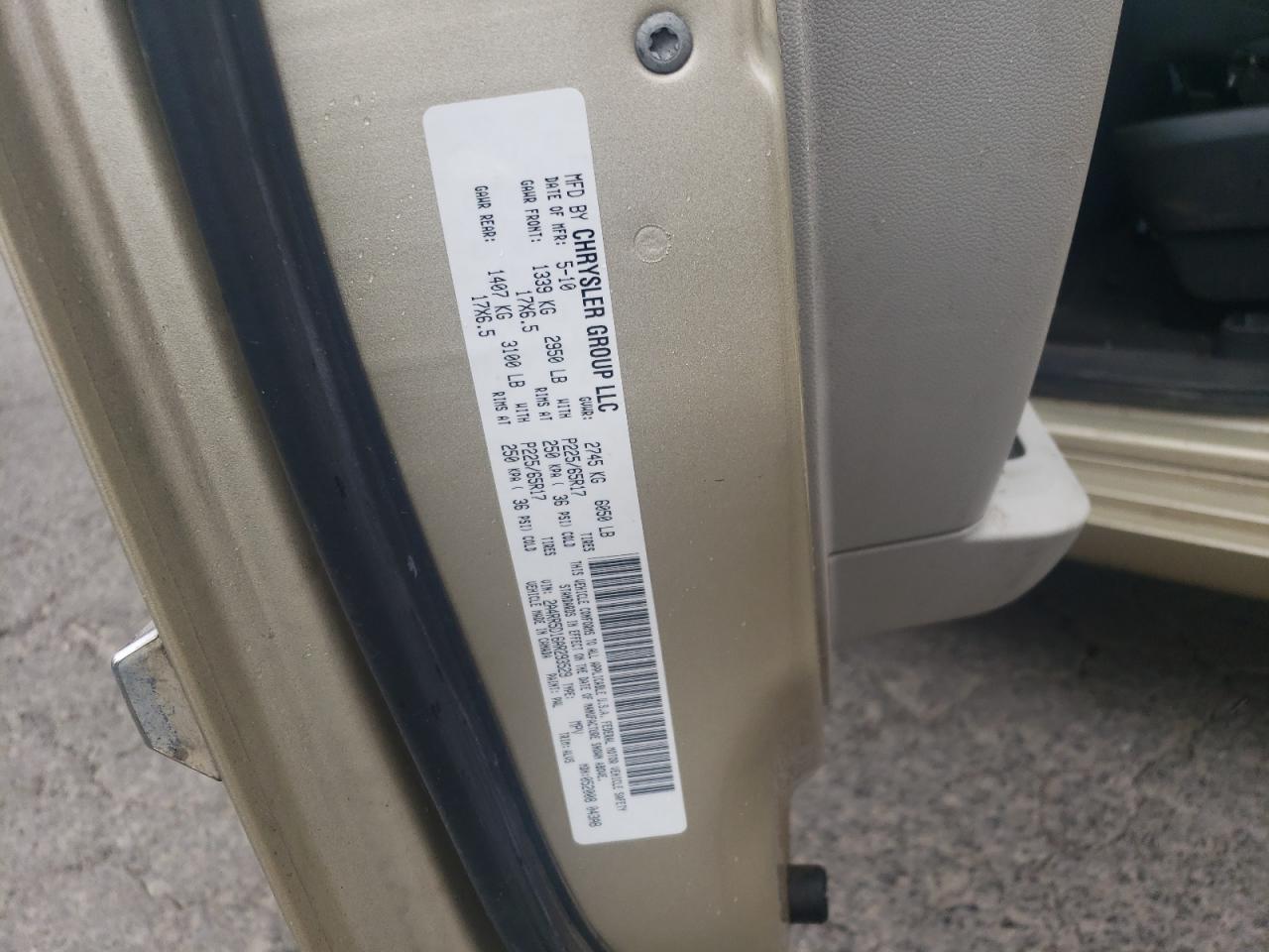 2010 Chrysler Town & Country Touring VIN: 2A4RR5D16AR293529 Lot: 85884085