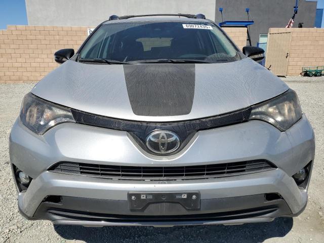  TOYOTA RAV4 2018 Серебристый