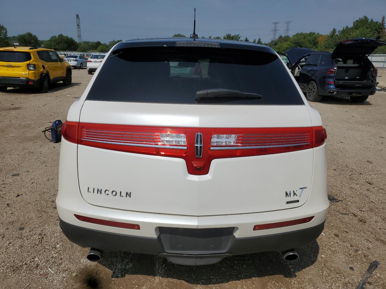 2011 Lincoln Mkt VIN: 2LMHJ5AT5BBJ52105 Lot: 69283025