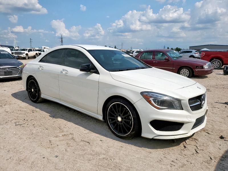Sedans MERCEDES-BENZ CLA-CLASS 2016 Biały