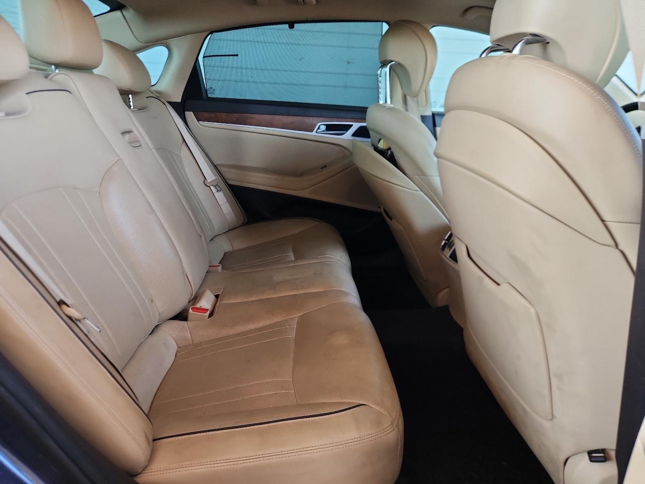 2015 Hyundai Genesis 3.8L VIN: KMHGN4JE0FU048080 Lot: 69770315