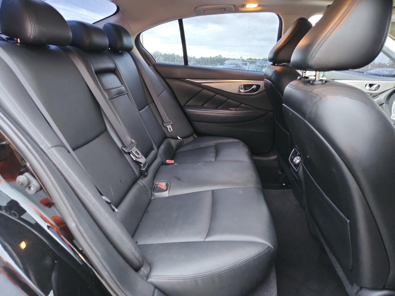 2017 Infiniti Q50 Premium VIN: JN1EV7AR4HM833577 Lot: 68373085