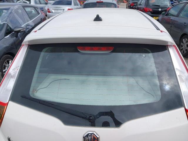 2015 MG MOTOR UK MG3 3STYLE LUX
