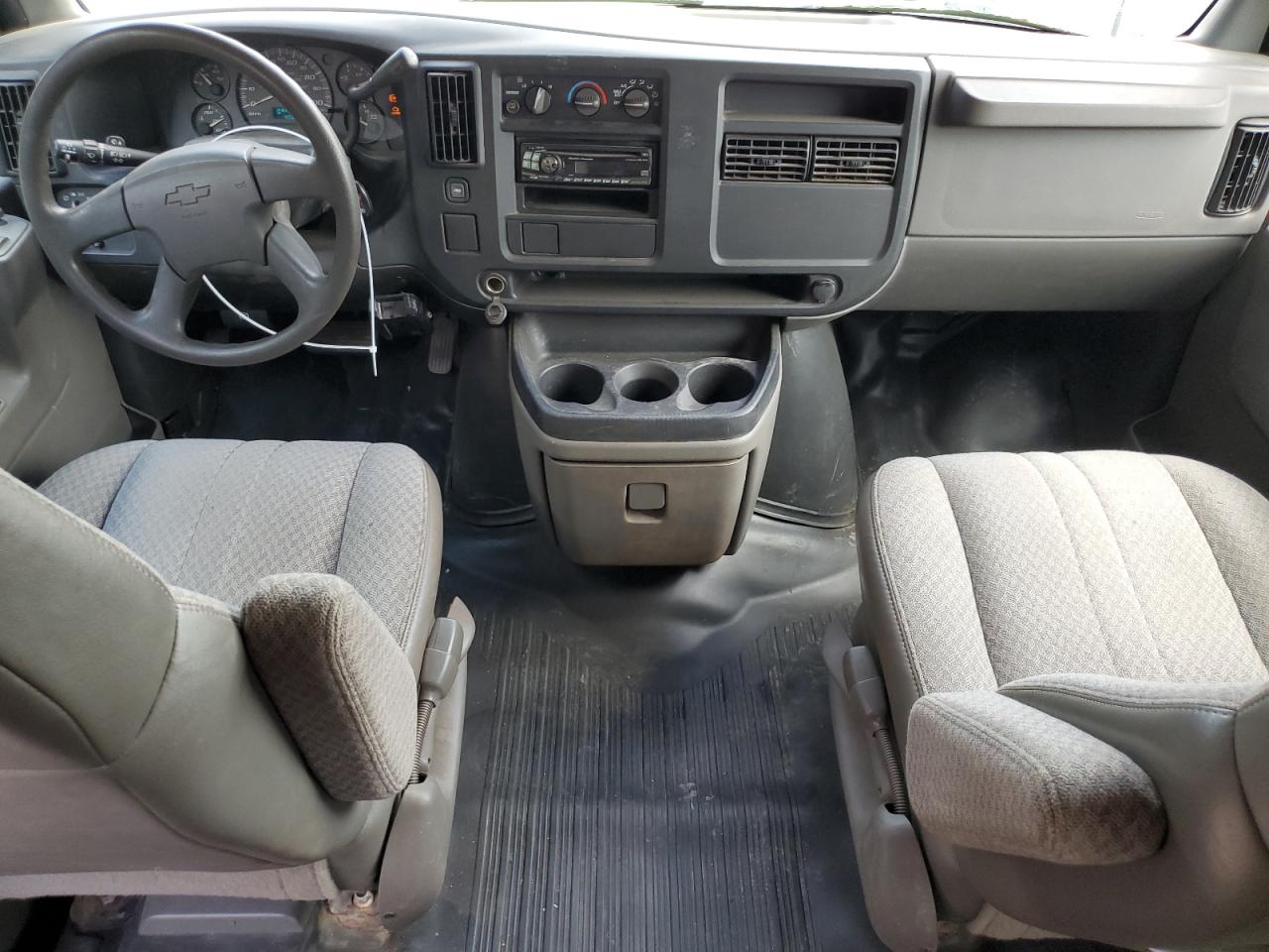 2003 Chevrolet Express G2500 VIN: 1GCFH25T431136907 Lot: 68473875