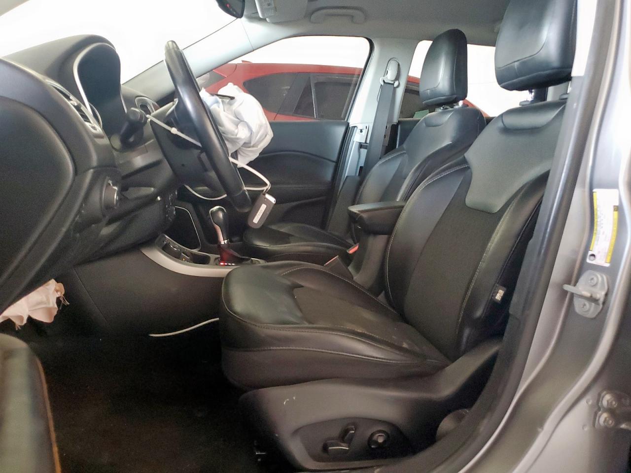 2018 Jeep Compass Latitude VIN: 3C4NJDBB0JT393446 Lot: 70187065
