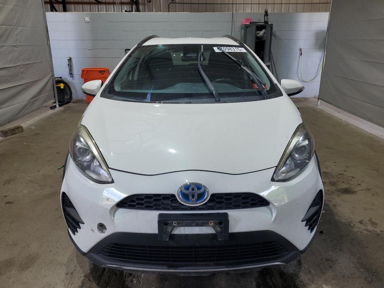 2018 Toyota Prius C VIN: JTDKDTB37J1620135 Lot: 67098315