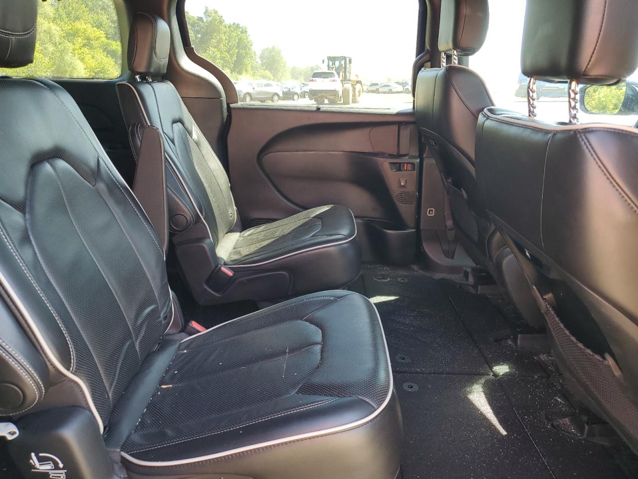 2020 Chrysler Pacifica Limited VIN: 2C4RC1GG5LR135573 Lot: 70537615