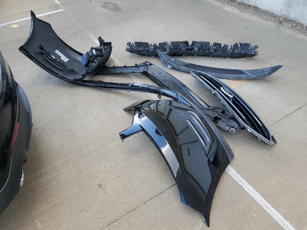 2015 Ford Taurus Limited VIN: 1FAHP2F8XFG168953 Lot: 70616695