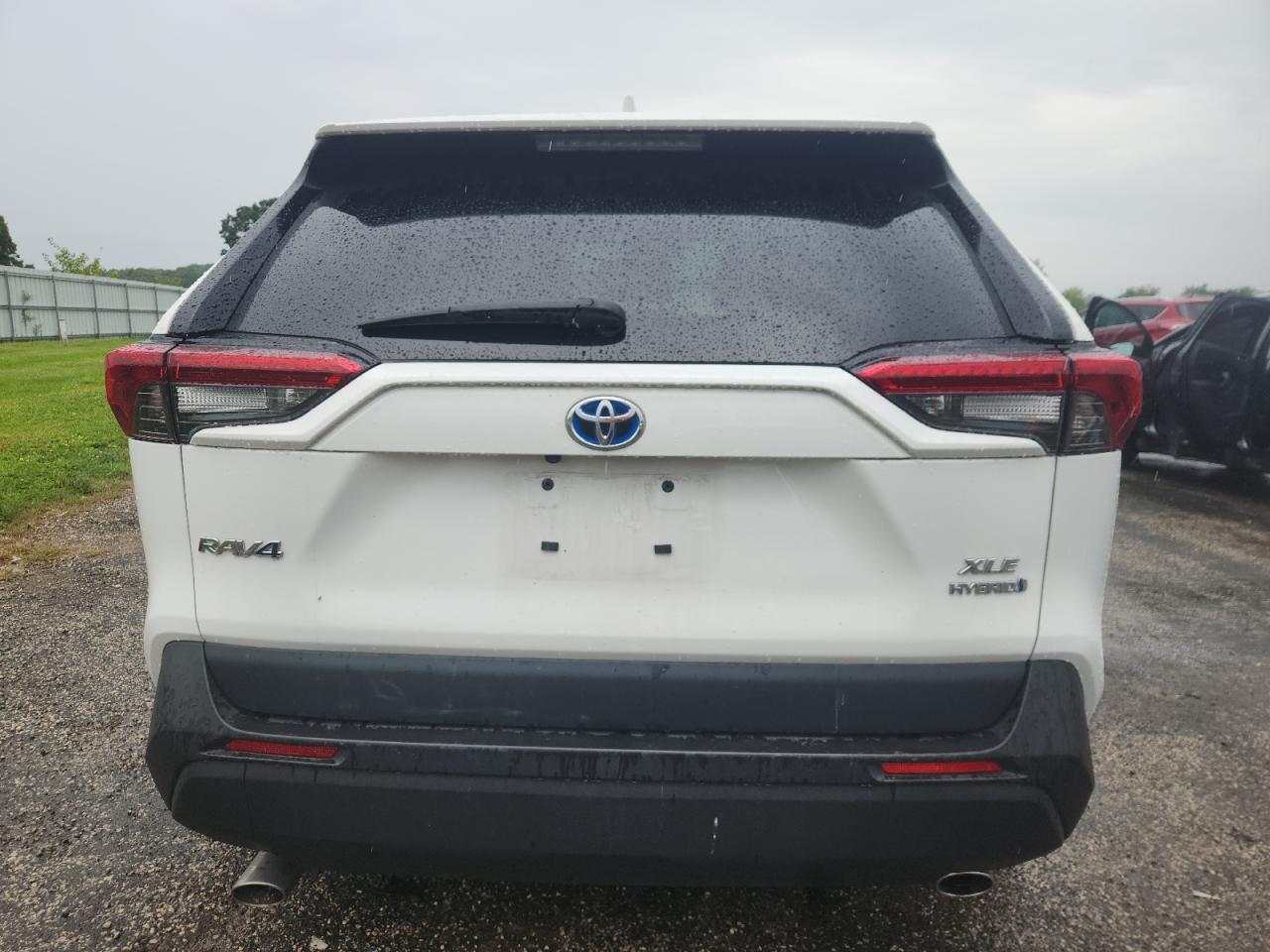 2020 Toyota Rav4 Xle VIN: JTMRWRFV2LD061036 Lot: 70494335