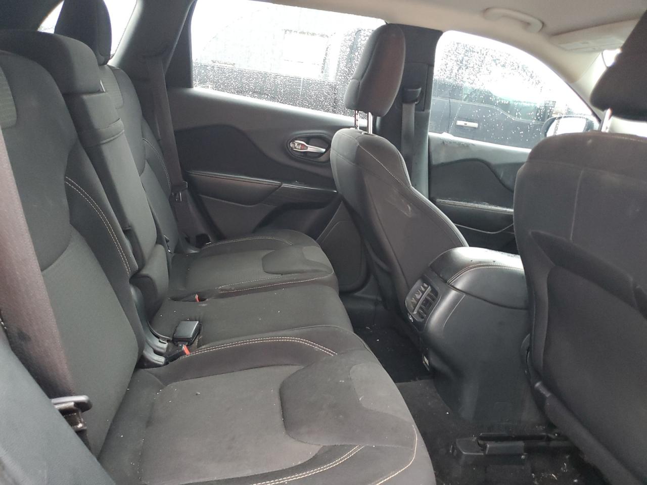 2015 Jeep Cherokee Latitude VIN: 1C4PJLCB9FW706738 Lot: 69119845