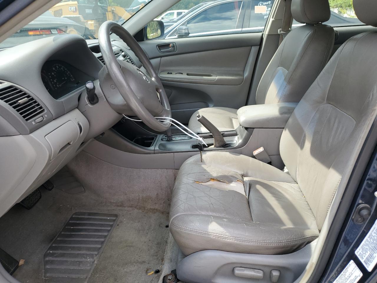 2003 Toyota Camry Le VIN: 4T1BE32K13U240029 Lot: 69756045