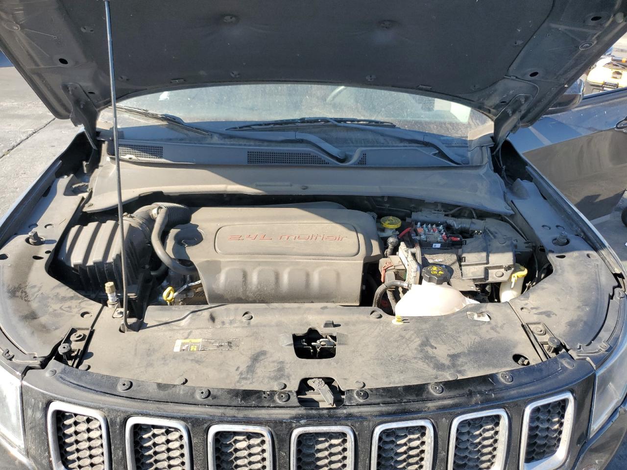 2018 Jeep Compass Latitude VIN: 3C4NJCBB6JT319040 Lot: 70112035
