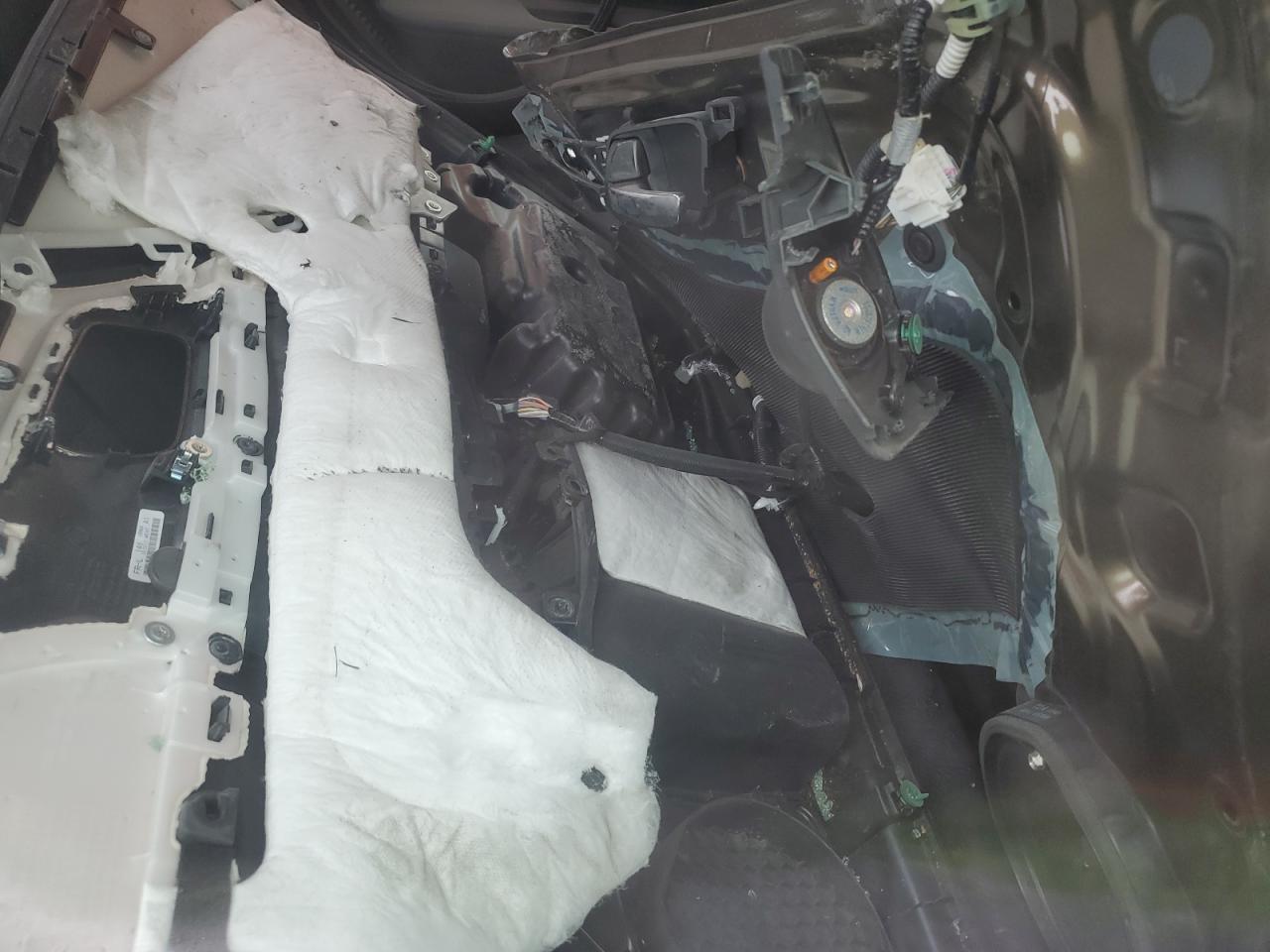 2017 Honda Accord Hybrid VIN: JHMCR6F31HC010536 Lot: 70928125