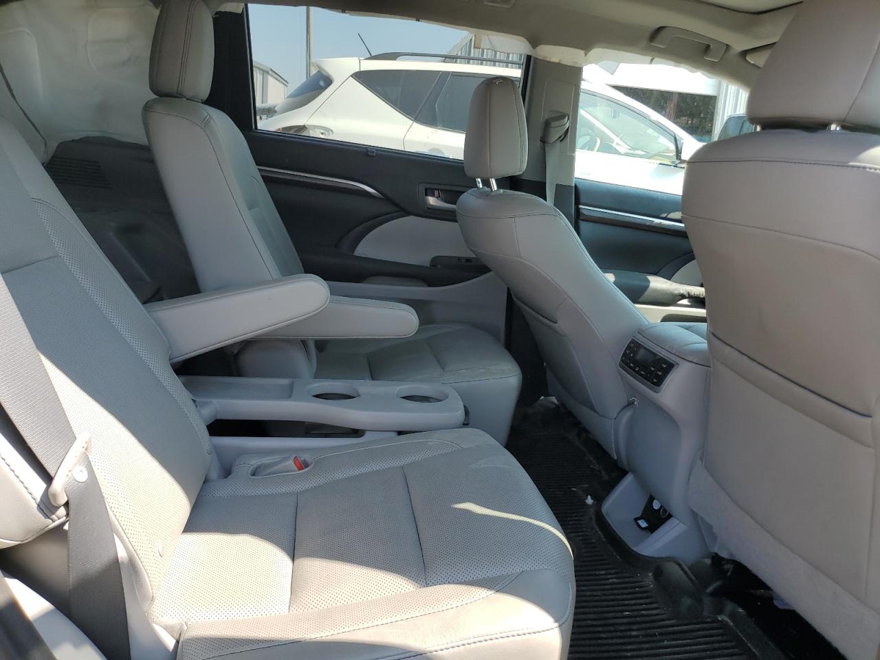 2015 Toyota Highlander Limited VIN: 5TDDKRFH2FS102550 Lot: 67310735
