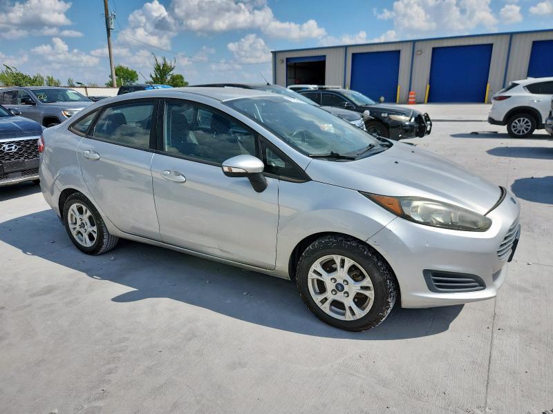  FORD FIESTA 2016 Серебристый