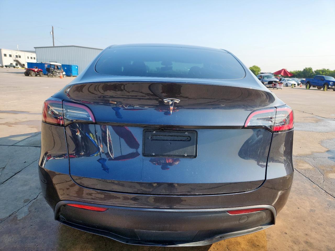 2025 Tesla Model Y VIN: 7SAYGDED8SA338056 Lot: 67119205