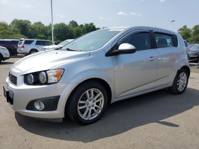 Hatchbacks CHEVROLET SONIC 2015 Srebrny