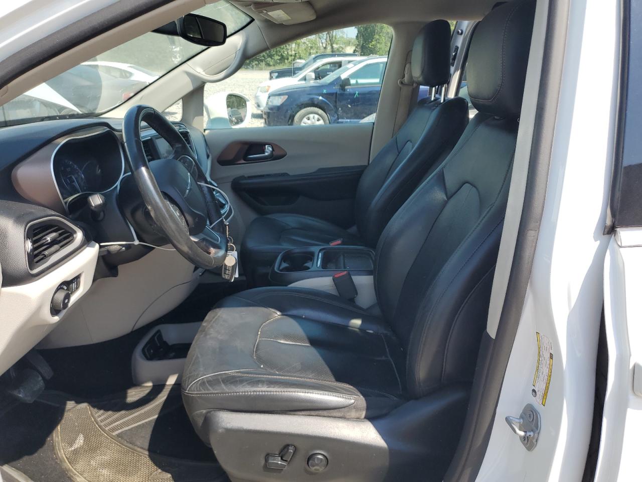 2019 Chrysler Pacifica Touring L VIN: 2C4RC1BG6KR624781 Lot: 68725595