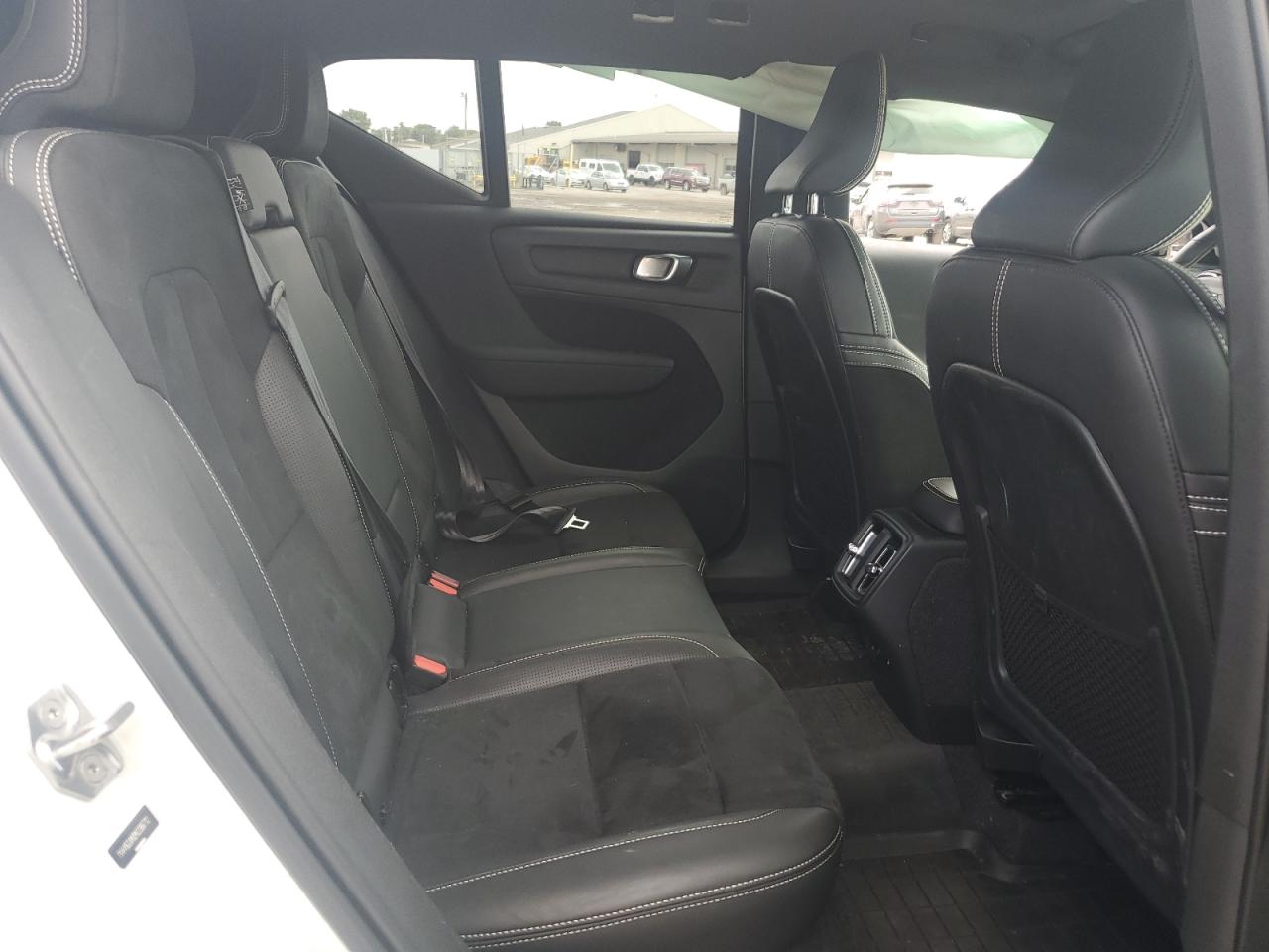 2021 Volvo Xc40 T5 R-Design VIN: YV4162UM2M2396712 Lot: 69431175
