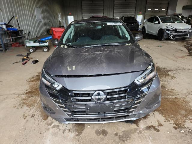  NISSAN VERSA 2025 Серебристый