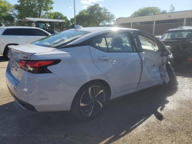  NISSAN VERSA 2024 Szary