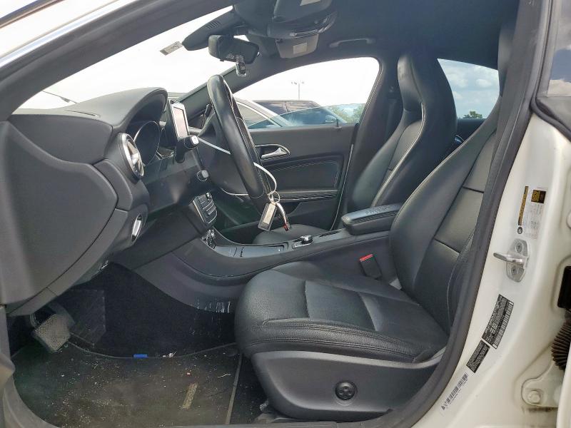  MERCEDES-BENZ CLA-CLASS 2015 Biały