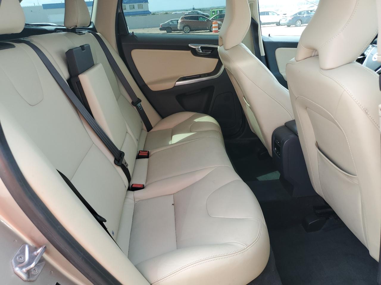 2016 Volvo Xc60 T5 Platinum VIN: YV4612RM2G2868960 Lot: 70384055