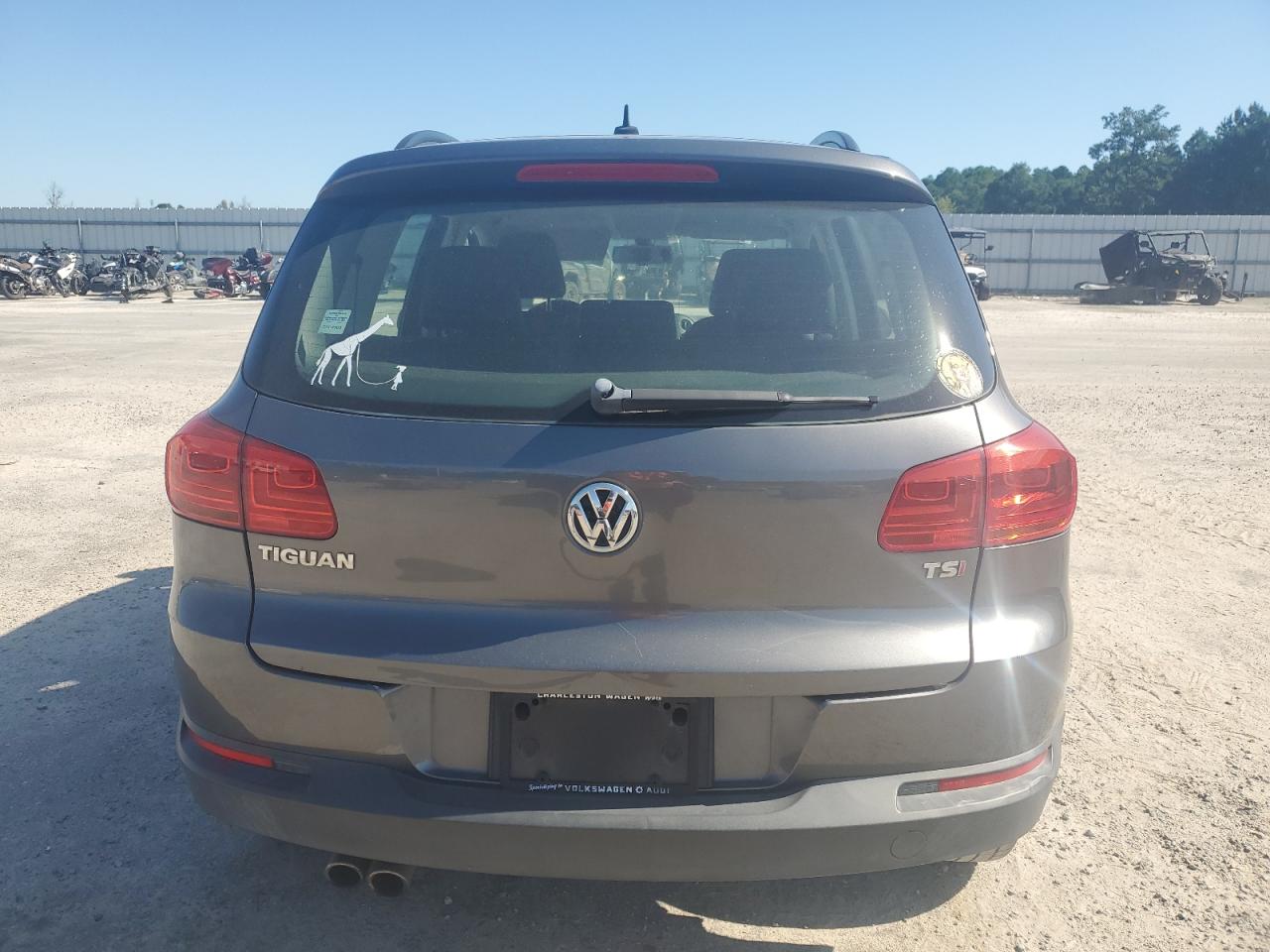 2016 Volkswagen Tiguan S VIN: WVGAV7AX2GW552886 Lot: 70595895