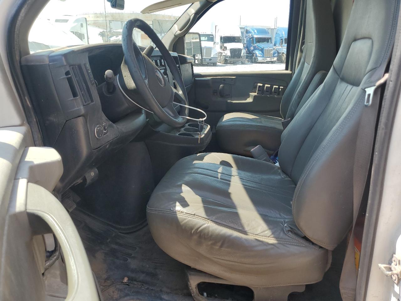 2011 GMC Savana Cutaway G3500 VIN: 1GD374CA5B1904424 Lot: 67936085
