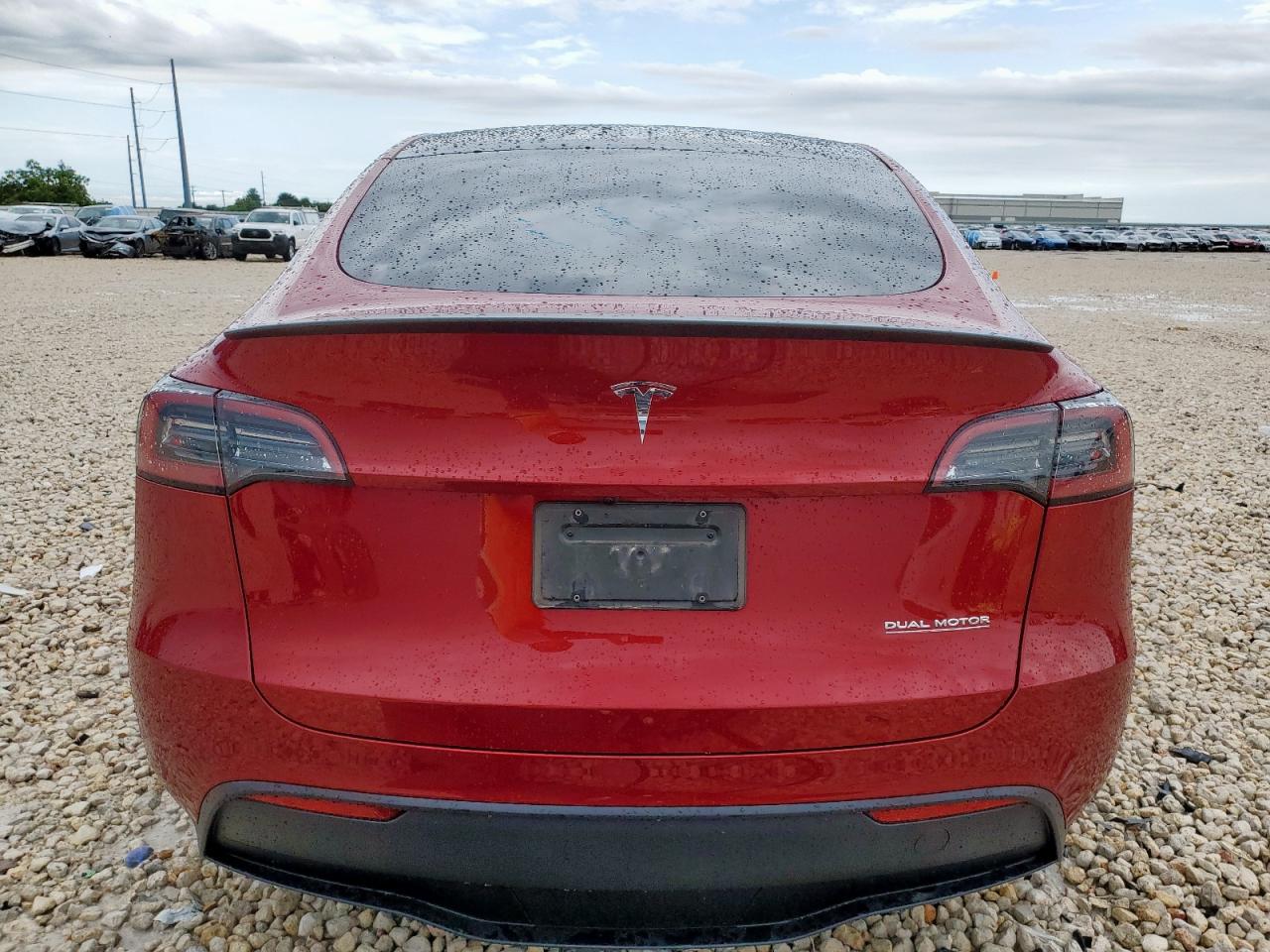 2024 Tesla Model Y VIN: 7SAYGDEF2RA327341 Lot: 66152245